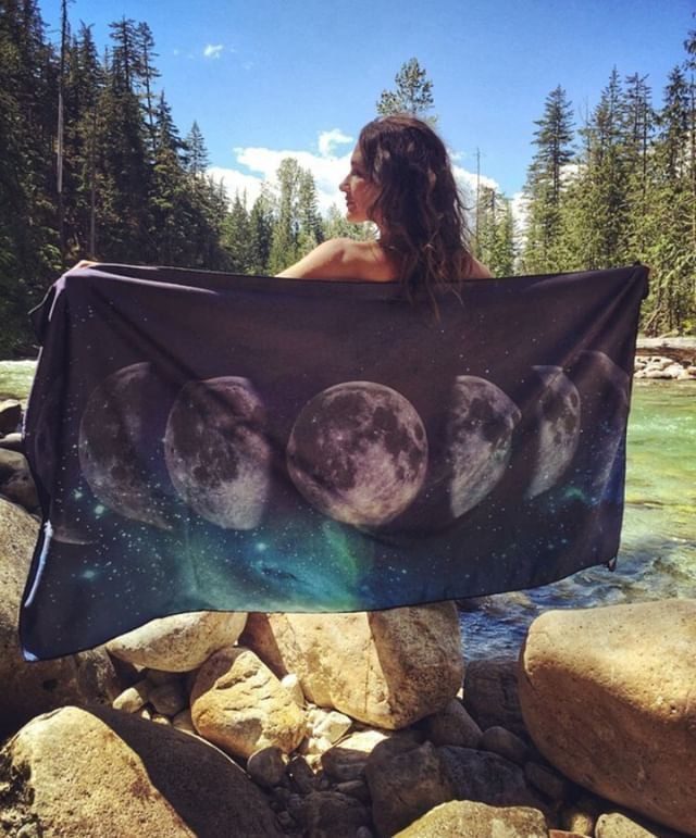 Adventure Towel Beach Size L with Pouch- Cosmic