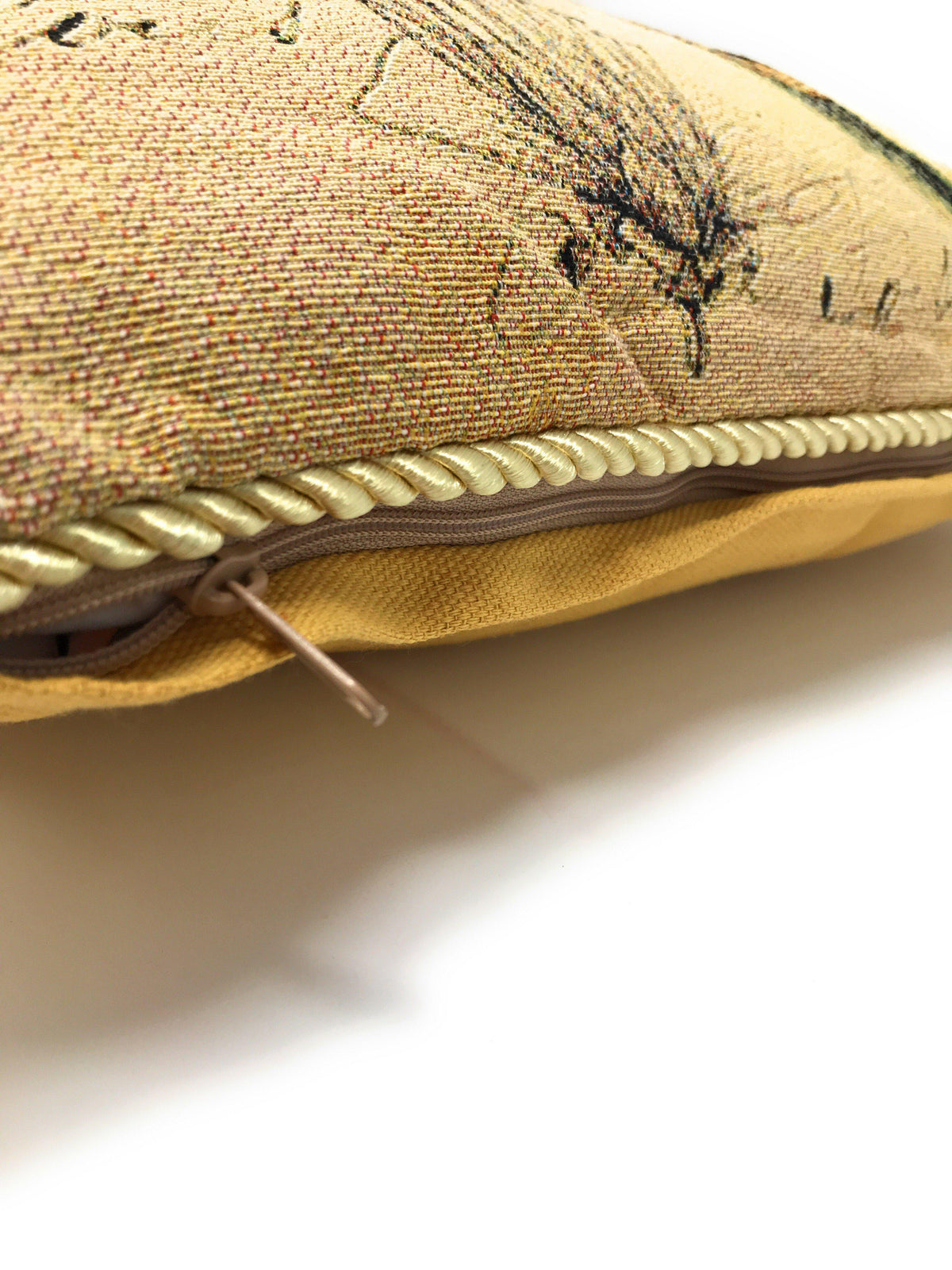 DaDa Bedding Set of 2-Pieces Dragonfly Dreams Nature Garden Tapestry Throw Pillow Covers